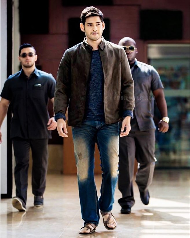 GowrishRahul's tweet photo. Me interest ki .. ne speed ki ... Take a bow💥💥
Jai MB ✊
Retweet 🔁🔁 fast

#MaheshBabuBdayCDP #SarkaruVaariPaata @urstrulyMahesh @MaheshBabuDHFan https://t.co/Wg83G89ifd