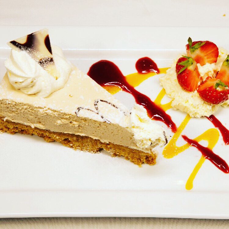 murphy_hotel's tweet photo. Take a break from the kitchen this weekend,Sunday Lunch served from 12:15pm..
Pre-Booking advised 
Call 071 91 85598 
#MurphysHotel https://t.co/YNCbr1siD1