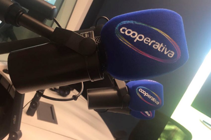 Hoy 10:30 #PiensaCircular en <a href="/Cooperativa/">Cooperativa</a> 
Alejandro Navech, de la industria del reciclaje tocará una polémica sobre residuos peligrosos #economiacircular #reciclaje #Sustentabilidad #cambioclimatico #Climatechange #recyling / Conducen: <a href="/danielfajardo/">Daniel Fajardo</a> y <a href="/elnegrolizama/">Osvaldo Lizama</a>