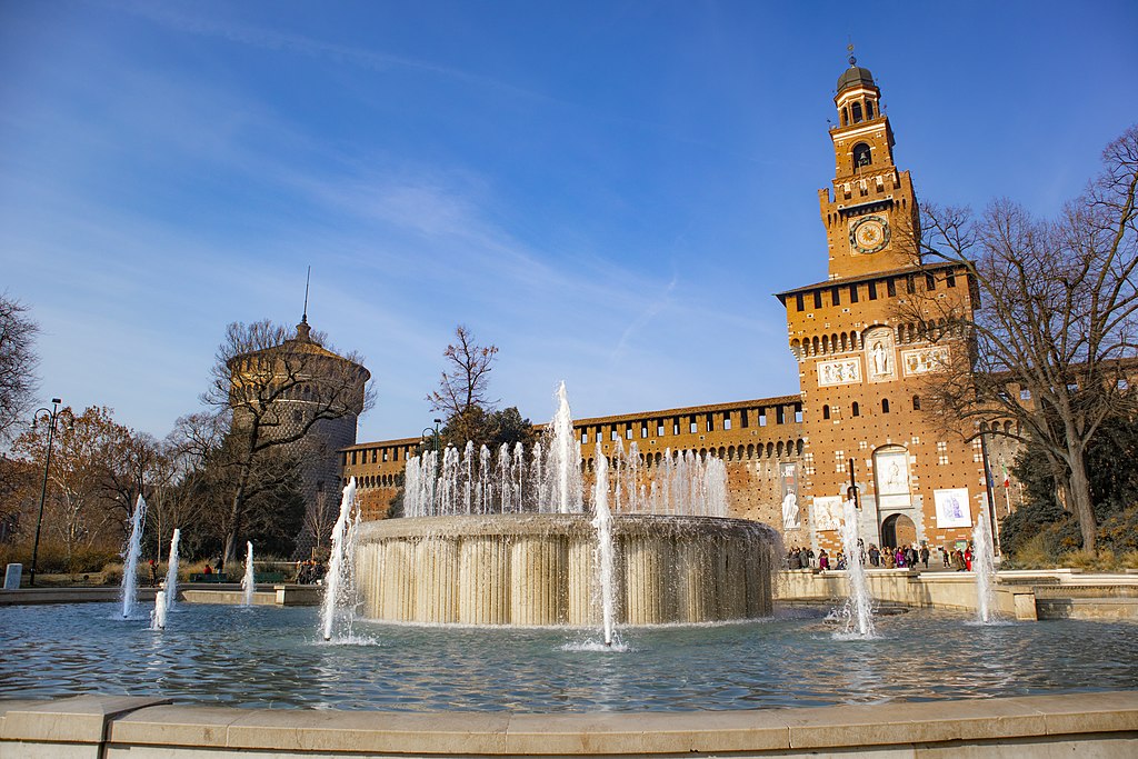 O_Longueville's tweet photo. #Sforza Castle (Castello Sforzesco) is in #Milan, Italy. It was built in the 15th century by the architect #Filarete on the orders of Francesco Sforza, Duke of Milan. The construction continued in the 16th century by architect Benedetto #Ferrini hired by Duke Galeazzo Maria. https://t.co/UHVdrLCZK2