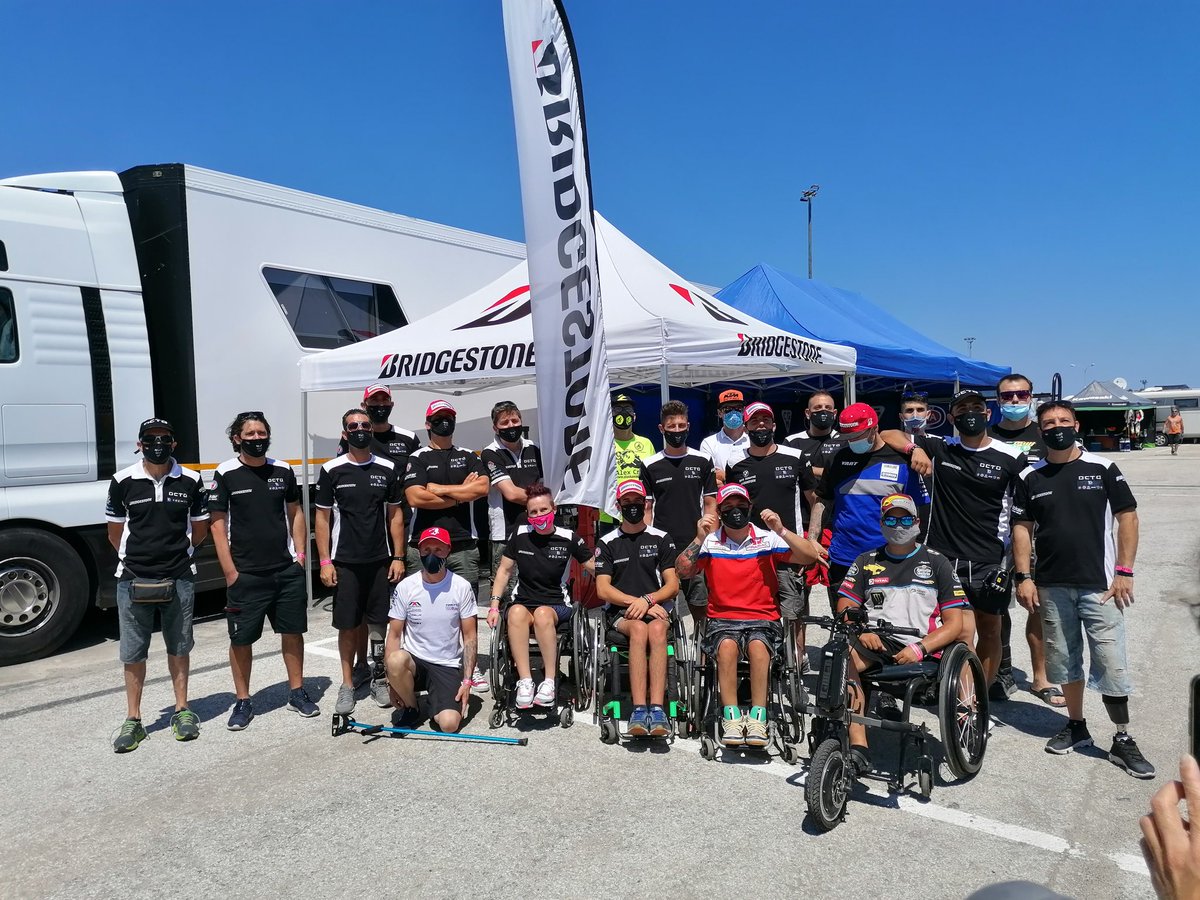 pilotoscapacit's tweet photo. #IBHR #OctoCup carrera de velocidad reservada para personas con alguna discapacidad.
En la foto, todos los participantes para este fin de semana, entre los cuales hay dos españoles #AntonioMontoya y #AlexCruz
Suerte chicos.
https://t.co/Fj3uqOIvR8
#PilotosCapacitados https://t.co/GLAxbtQYCq