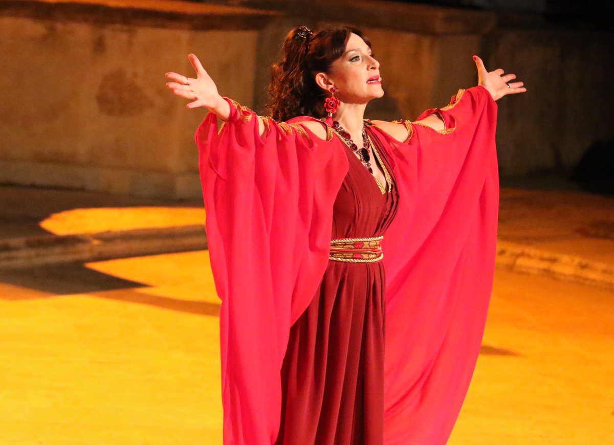 Nos vamos al <a href="/Festival_Merida/">Festival Internacional de Teatro Clásico de Mérida</a> a Medellín mañana domingo por la noche con CLITEMNESTRA! <a href="/academia_aaee/">Academia de las Artes Escénicas de España</a> <a href="/JCimarro/">Jesús Cimarro</a> <a href="/MATEL_Cultura/">MAT</a> <a href="/PEQUIVOCADAS/">P. EQUIVOCADAS</a> #clitemnestra #medellin