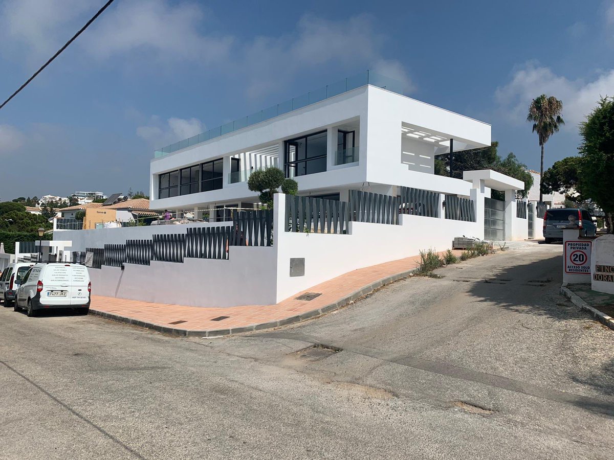 <a href="/SpanishEstates/">Spanish Estates</a>