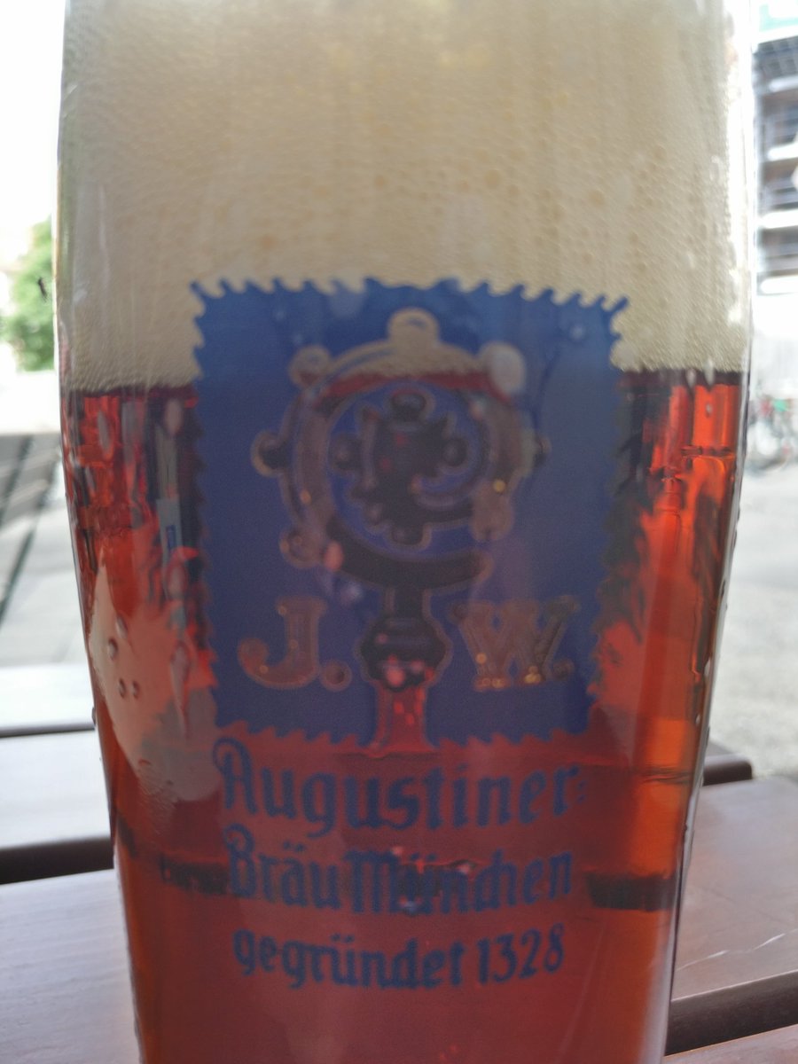 oldschool_STR's tweet photo. #WochenendeHochDieHaende
#Contemplation
#SupportYourLocalBreweries
#Augustiner
#Klosterwirt
#beeroclock https://t.co/Zkhbli7RsA