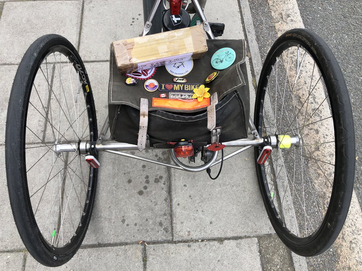 Sunniethehoob's tweet photo. They’ve been out #errandonneuring
#toddyshug #rawvelo #lecolchallenge #outsideisfree #enjoyeverymile https://t.co/OiTL1pb9IS