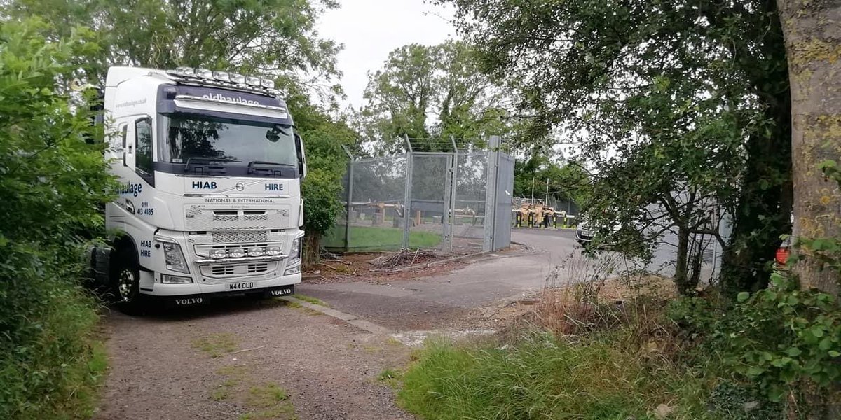 Not much room there, but with the small demountable body makes the site accessible