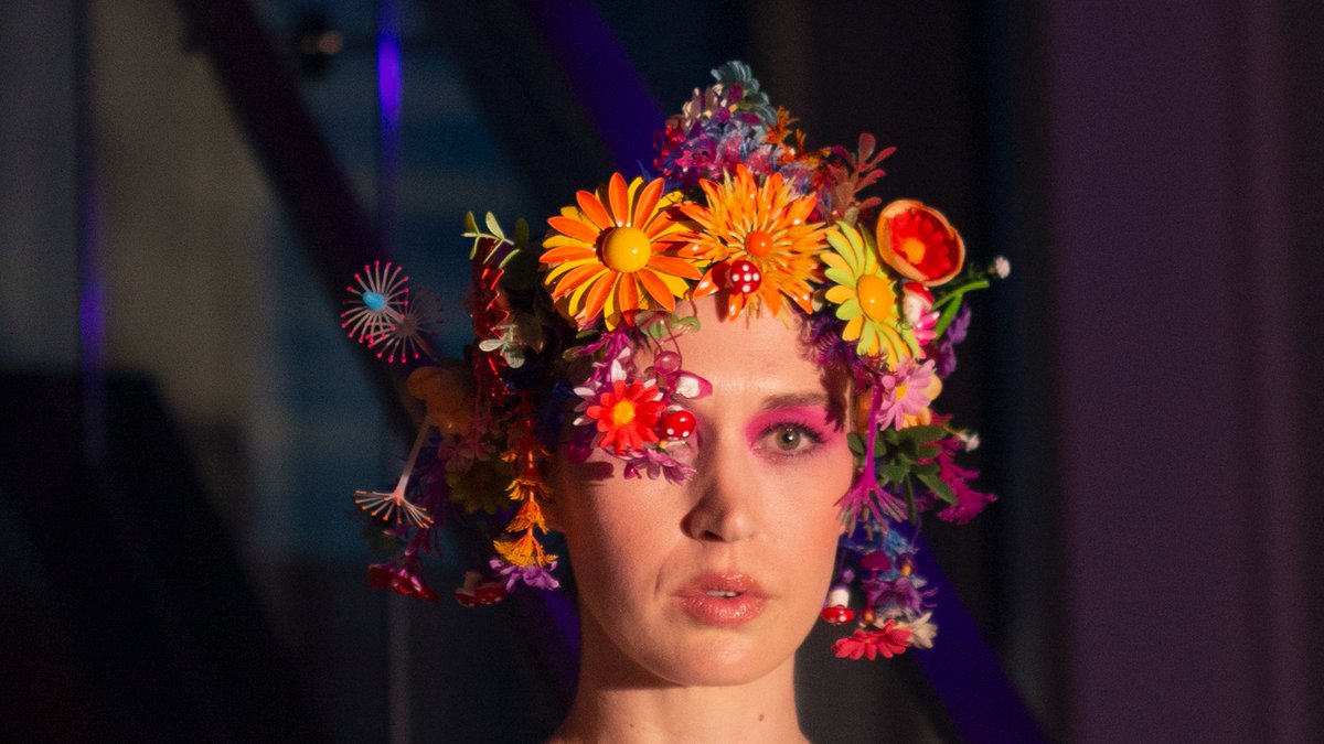 frumpytofunky's tweet photo. Preview of @XTerrace #LondonHatWeek2020 in @eclipse_racing #magazine featuring #milliners #aroundtheworld
Theme #ToFutureAndBack with 1960s #Retrostyle #hats by
#Haetts #DerbyRevival & #MyPutchi #RockItForRacing #SwingingSixties Full Exhibition 8-11Oct
https://t.co/F1dyAeKZTW https://t.co/jXPVZJnASh