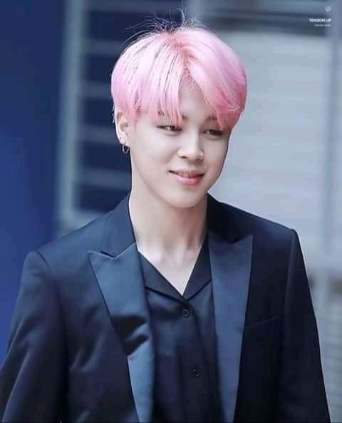 cjluvsbts's tweet photo. Jimin looks so angelic in these pictures
#pinkjimin #parkjimin
#MTVHottestBTS
@BTS_twt https://t.co/zjxwDN42zt