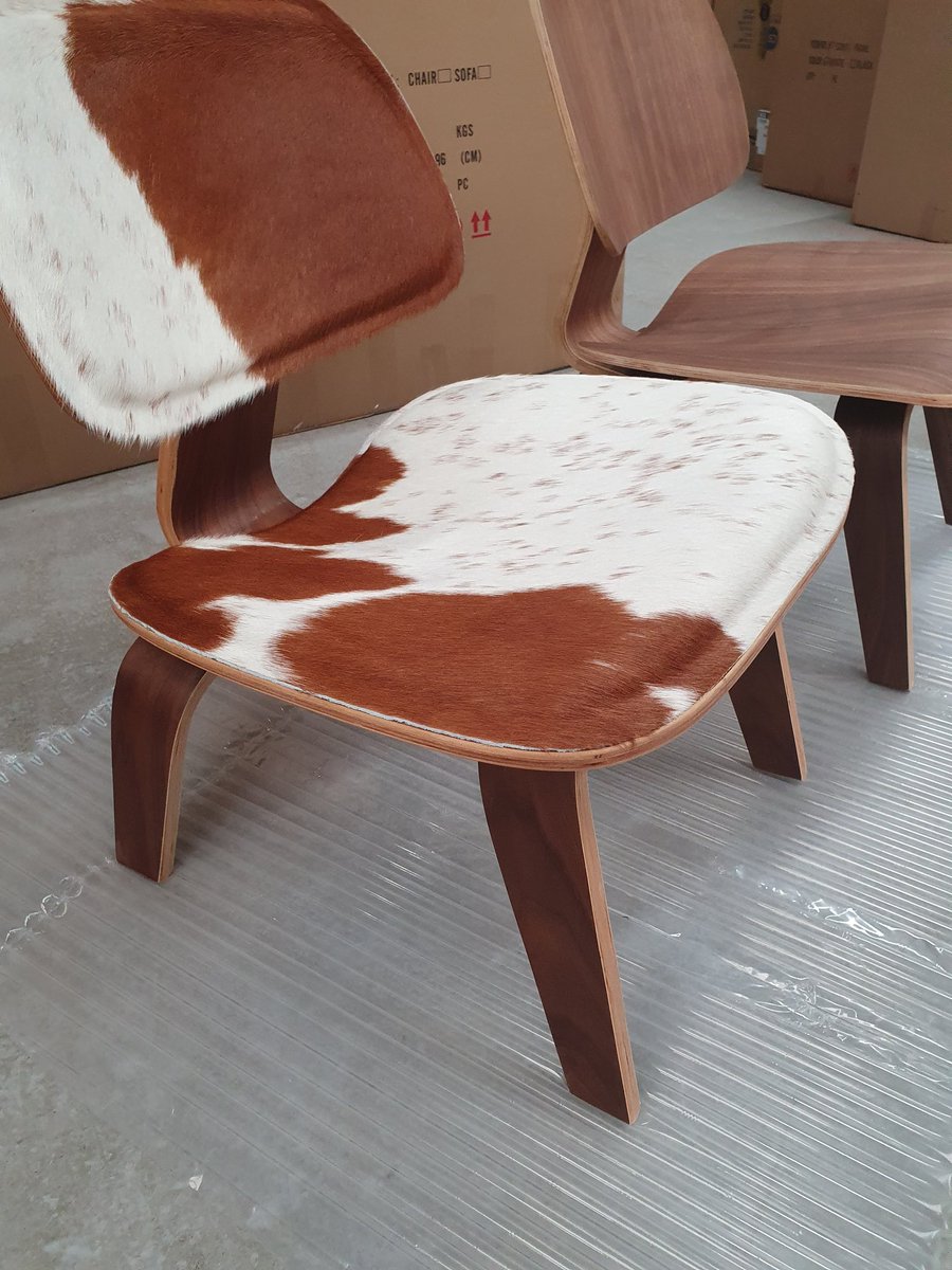OnskeUK's tweet photo. #LCW style in American walnut and pony hide. #Sussex #london #furniture https://t.co/2HRS3WYga4