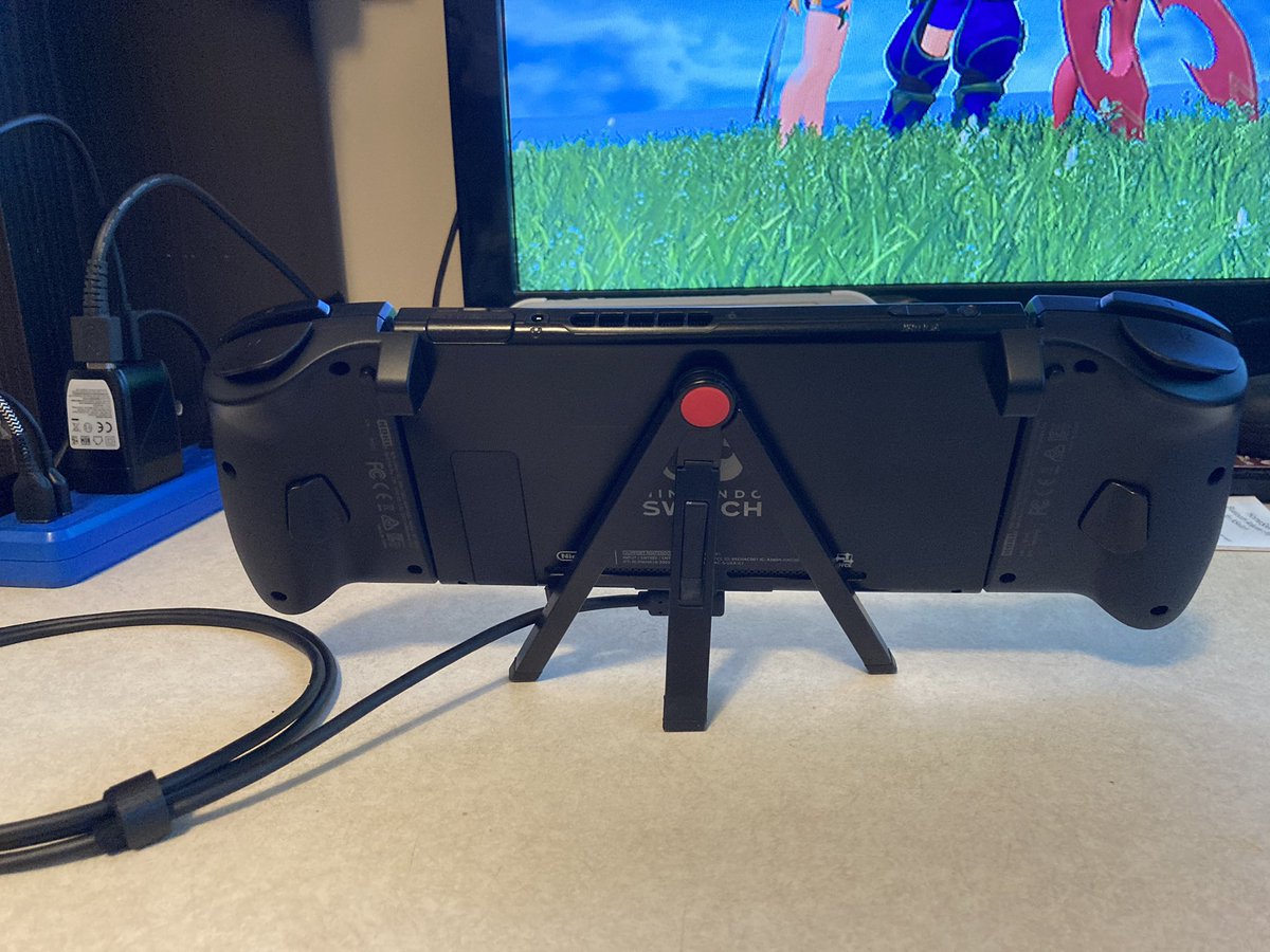 LinkLegendRuss's tweet photo. BTW I played this whole game while testing out the Genki Covert Dock & this thing is fun & amazing shoutout to @GenkiThings for doing the research & background checks on this wonderful device great to have another accessory added to my #NintendoSwitchCollection #COVERTDOCK https://t.co/cP27qhQAs0