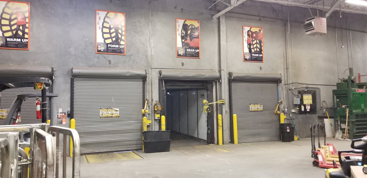 Jesusramirez698's tweet photo. 🗣Super proud of my freight team!! Thank you for another successful night. Rdc truck and Mira Loma done💪🏽👏 bdp and ohm 💯‼ Thousand Oaks store 6662 #onpoint #StrongerTogether https://t.co/fjn21lbtVC