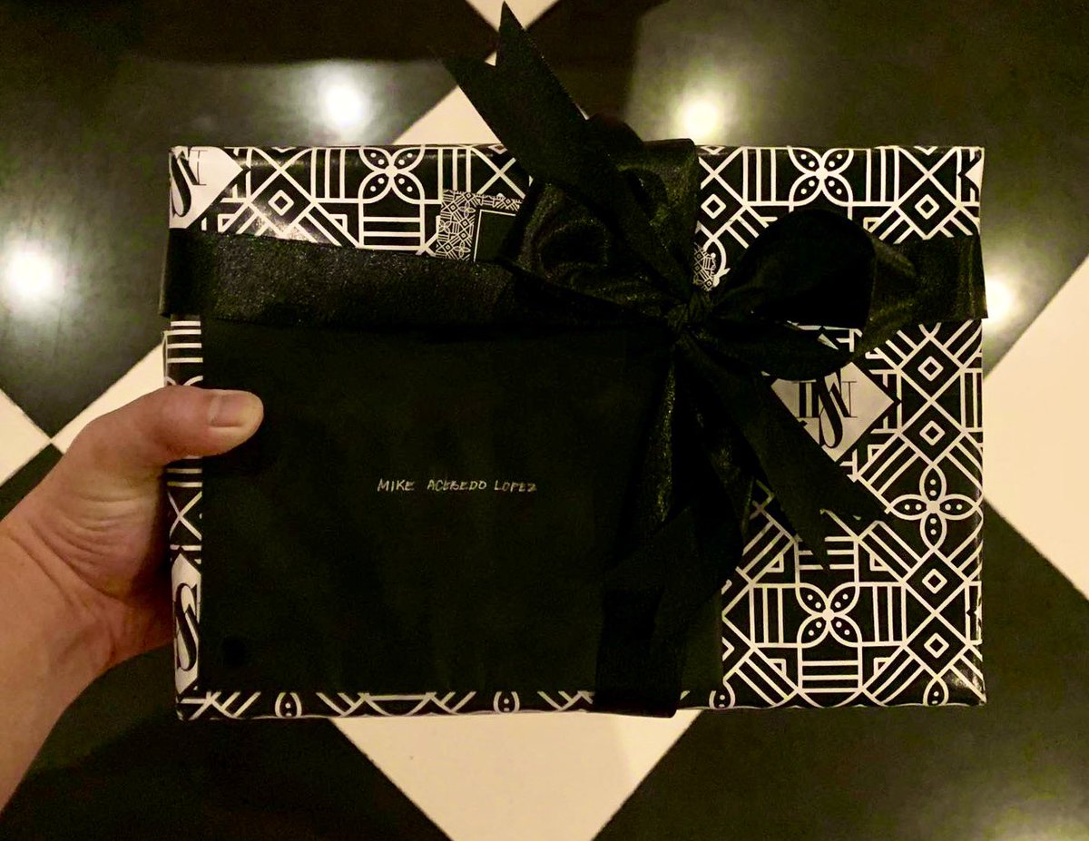 MykLopez's tweet photo. All the way from the Capital: Got another birthday gift, this time from one of my dearest friends, Mark Itliong!
It’s a beautifully wrapped present (as ever) in customized monogrammed wrapper, no less! 🎁
#BirthMonth #RubyBaby https://t.co/0pRF5O6BwQ