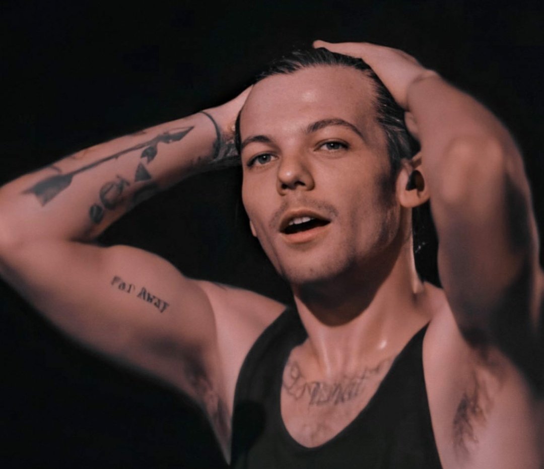 onedft_zayn's tweet image. omg it's so much now one direction is not releasing the infinity mv I'm so pissed help me trend #1disoverparty