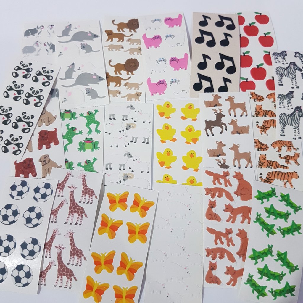 alpacaxxstore's tweet photo. รีวิวแบบ set เนื้อกำมะหยี่(?)นิดนึง ร้านแจ้งว่าจะ random ให้ 40 cuts ในราคา 35£(ลดเหลือ17.5£) ได้มา 40 cuts จริงๆ แต่มี แค่ 20 ลายเองง่ะ อยากได้ 40 cuts 40 ลายอะค้าบ  😭 #sandylion https://t.co/3UgAluziOj
