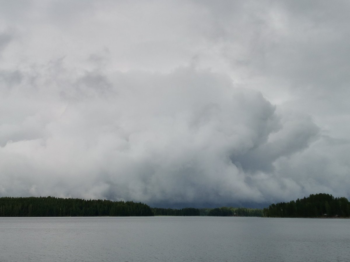 Aija_H's tweet image. Päivän pilvet. #sää #pilvi #kuuropilvi #Kivijärvi #Luumäki
