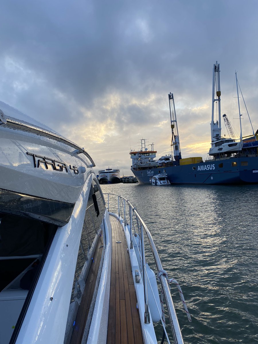fairlinesoutham's tweet photo. It’s almost 9.00pm in a Saturday night, that’s not stopping us from loading this new @FairlineLtd Targa 45 Open onto the ship bound for her new owners in Egypt 🇪🇬!!! @BatesWharf https://t.co/7KIrvVtMMH