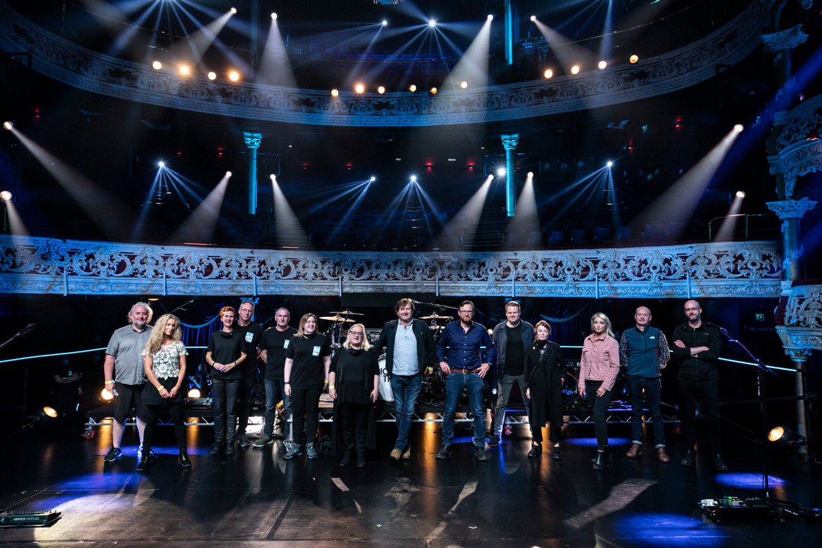 VisionSafetyCo1's tweet photo. So proud to be a part of this event and to be working alongside some of the most talented people you could ever meet. #VisionSafety #SongsFromAnEmptyRoom https://t.co/prMxurWNap