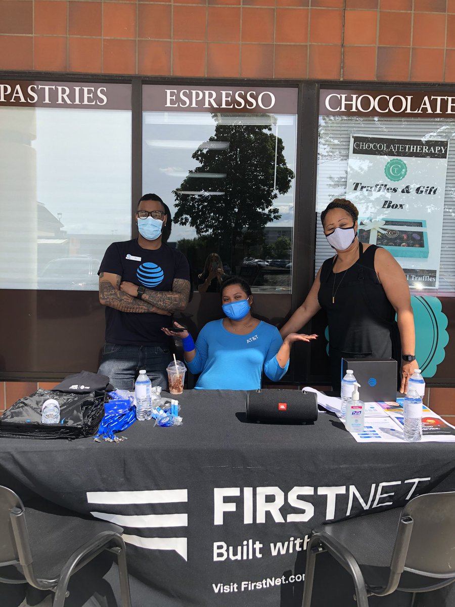 Thanks to  @Chocolatetherapy in Framingham for allowing us our Switch over Saturday right outside their shop please stop by for At&amp;t gear and Chocolates! @DannyMarleauATT <a href="/LawVulakh/">Lawrence Vulakh</a> <a href="/pnixnix/">Peter Nixon</a> <a href="/keroninc/">Keron Incarnato</a>