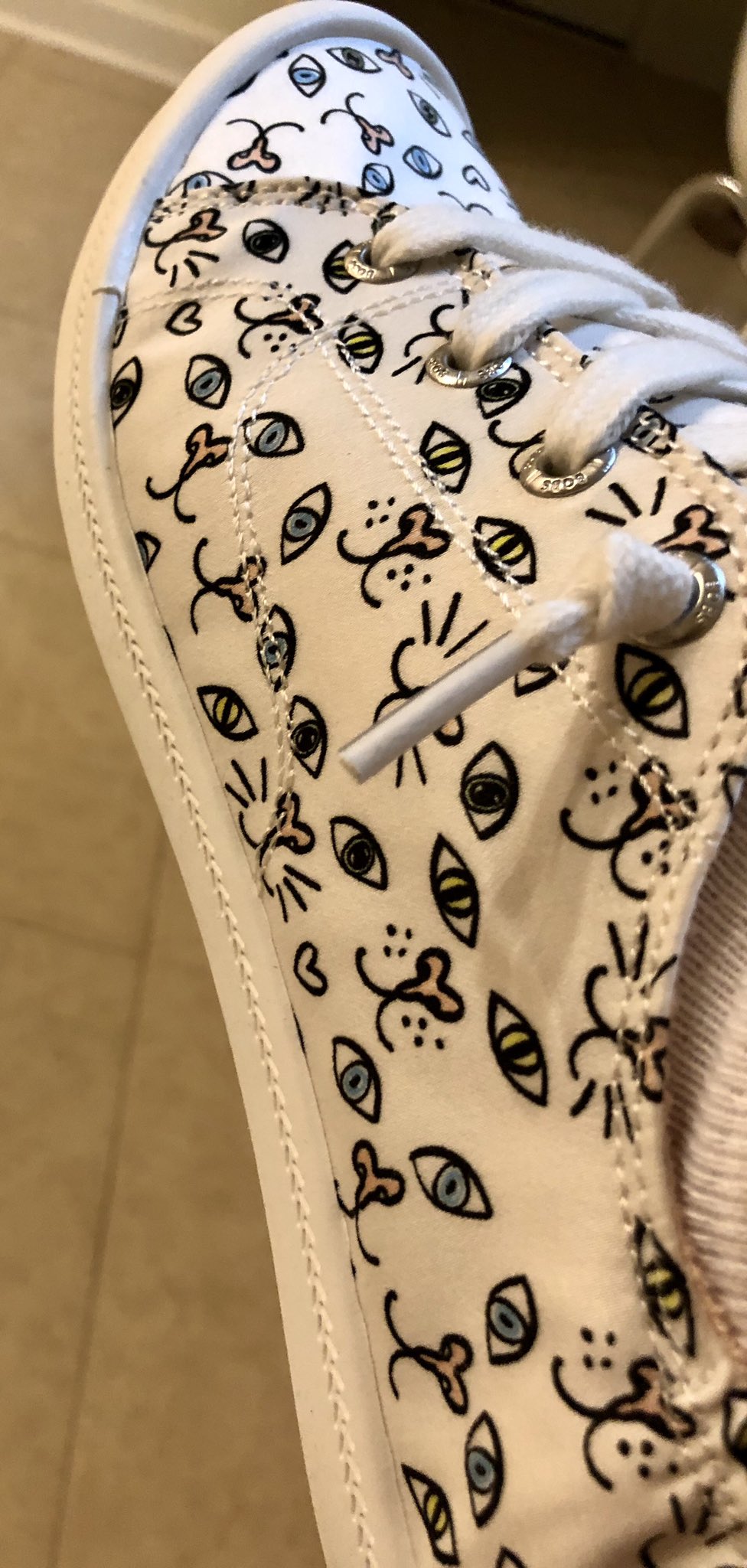 FemBOMB💋 on Twitter: "I 💖 my new Cat lady sneaker’s 😻🐾👟!!! Thank you