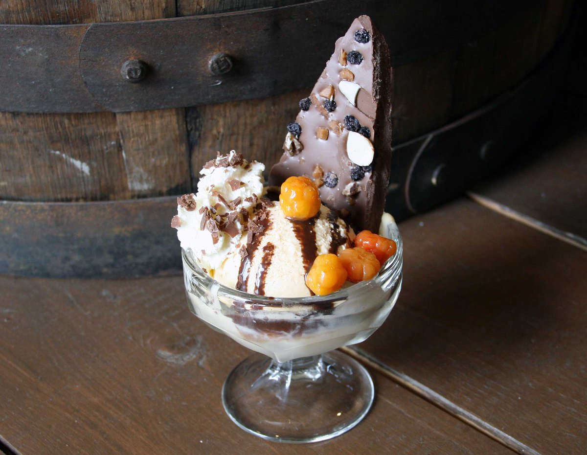 darkticklecom's tweet photo. New at Cafe Nymphe! Berries and Bark! Dark Tickle bakeapple ice cream, Screech chocolate sauce, chocolate bark, and bakeapples! #darktickle #cafenymphe #sculpincone #bakeapples #wildberries #exploreNL #handmade #chocolate #icecream https://t.co/iNK2BKTrWY