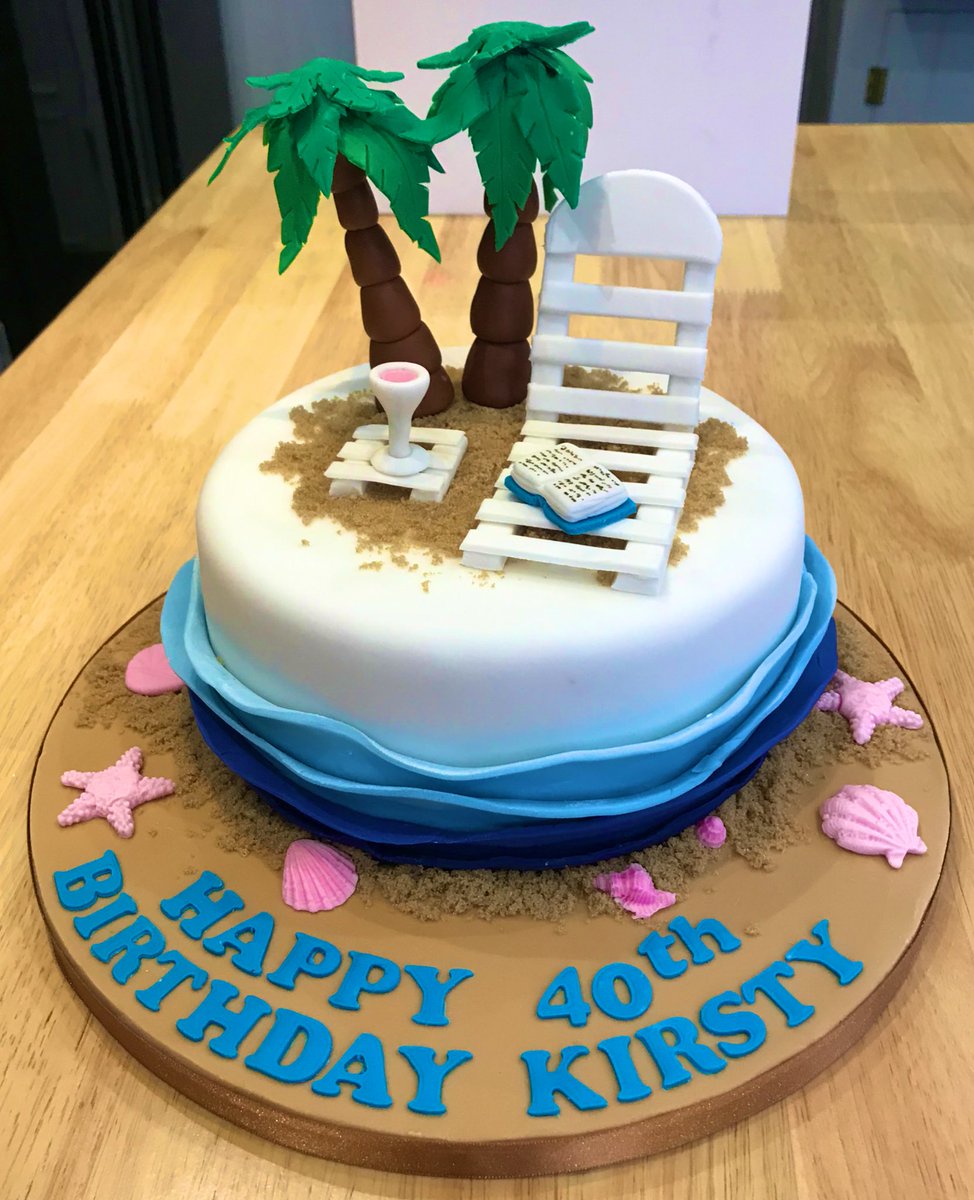 Cakemojo's tweet photo. #BeachCake to celebrate Kirsty’s 40th - unfortunately it’s not #Ibiza but hopefully this helped to bring a bit of sunshine to your celebrations in #lockdown.#happybirthday #beach #cake #sunlounger #tropicalparty #palmtrees @RenshawBaking https://t.co/0bPMnhFPvv