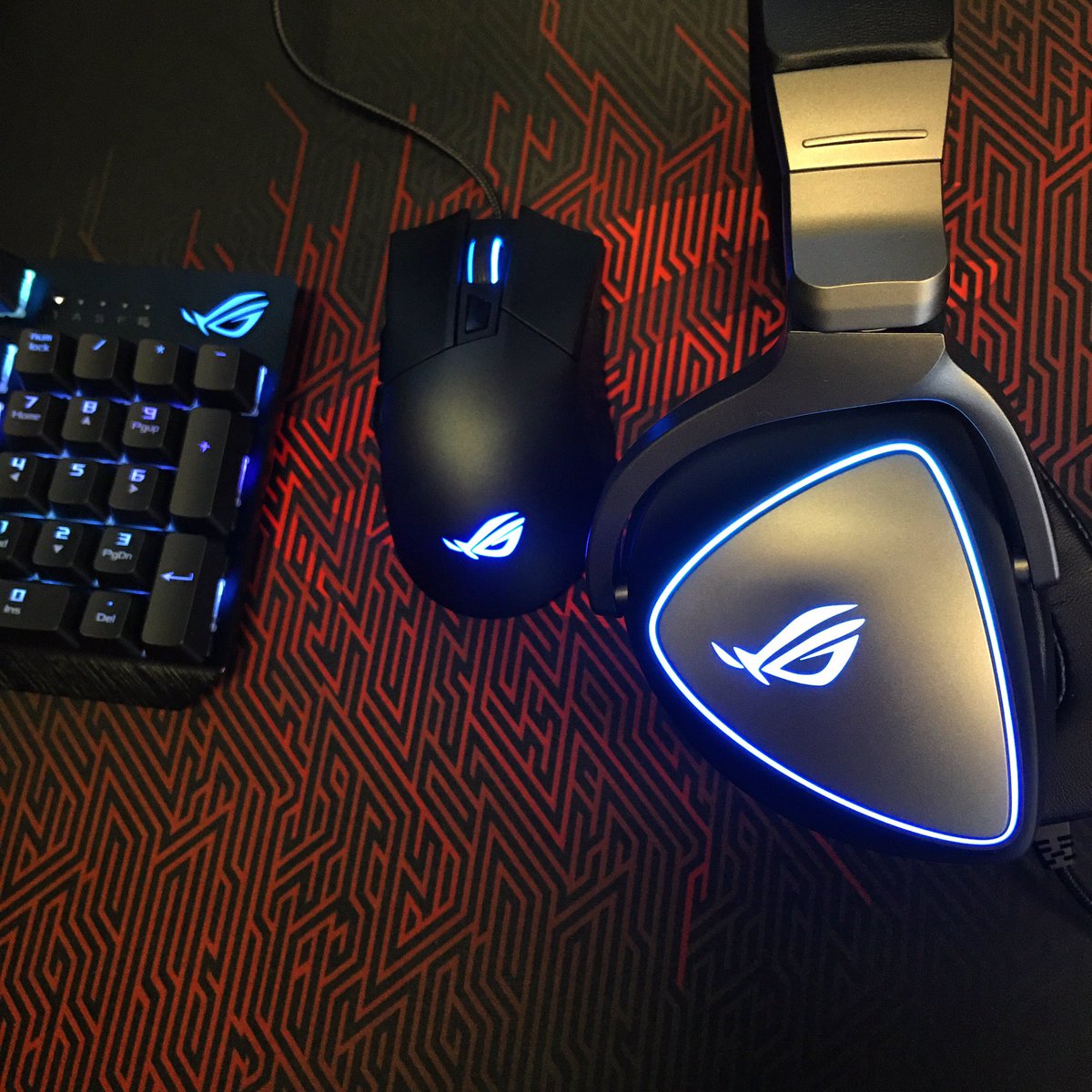 TheFourTechGuys's tweet photo. The @ASUS_ROGUK Astrid Scope keyboard, Galadius 2 wireless mouse and Delta headphones are a winning combo!

#ROGUK #ROG #gaming #mouse #keyboard #GamingPC #pcgaming #gamingmouse https://t.co/KqnuZaeonr
