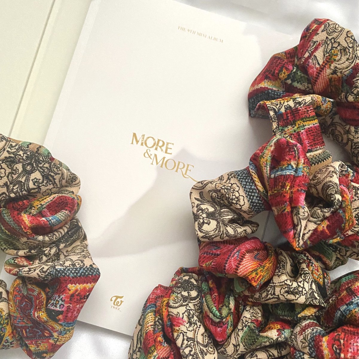 iamsilkstudios's tweet photo. The More &amp; More Scrunchie https://t.co/3HWi3vP79u