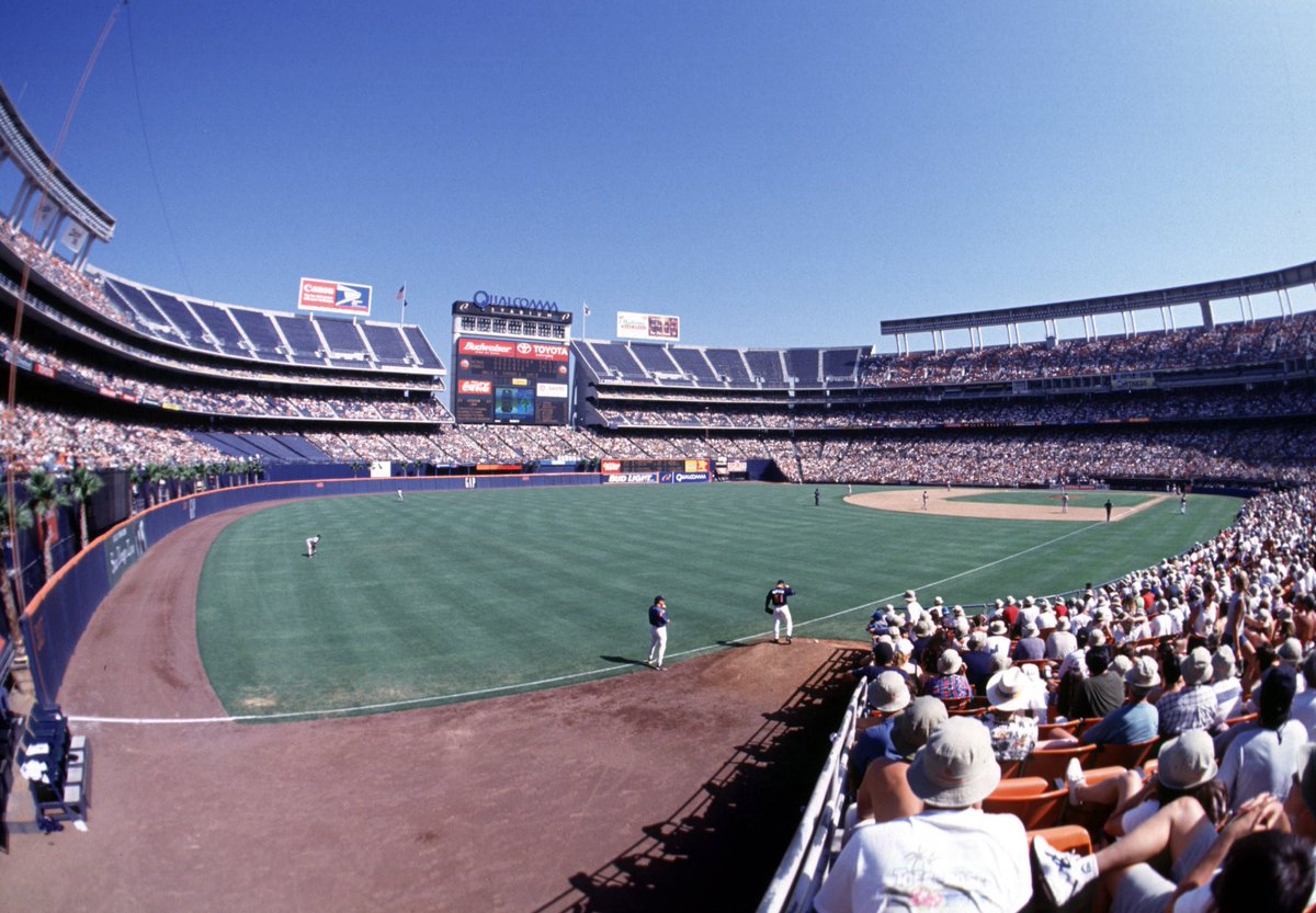 Padres's tweet photo. #OTD in 1998, @THoffman51 entered to “Hell’s Bells” for the first time. https://t.co/jnvb8byCvX