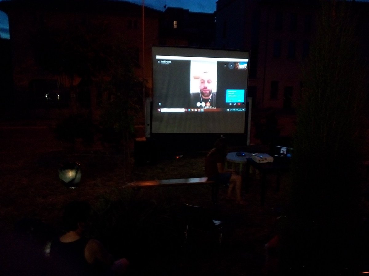 paccianca's tweet image. Nel giardino della sede di Città Migrante a Reggio Emilia presentazione con il regista e proiezione di The Milky Way
@blutarski_bluto 
@betapdb