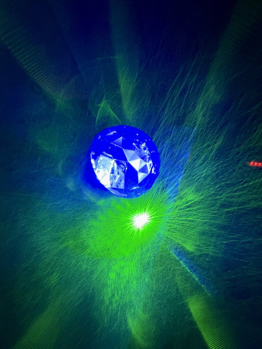 derPUPE's tweet photo. Das remote #NationOfGondwana Emfangs & Genuss-Setup steht
Auf dem Sofa am rande unserer imaginären Tanze sitzend dezentral mit allen wellenkompatibelen Wesen dem Schabernack fröhnen 🚀
#DickstenDank an die Streaming Wizzards & das #pyonen team.
#RaveThePlanet & #HackThePlanet https://t.co/qIk0pYFTEi