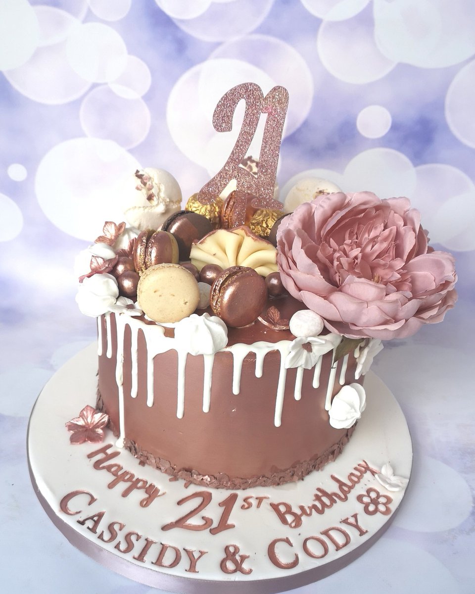 LilyBellesCakes's tweet image. Happy 21st birthday to Cassidy and Cody. #lilybellescake