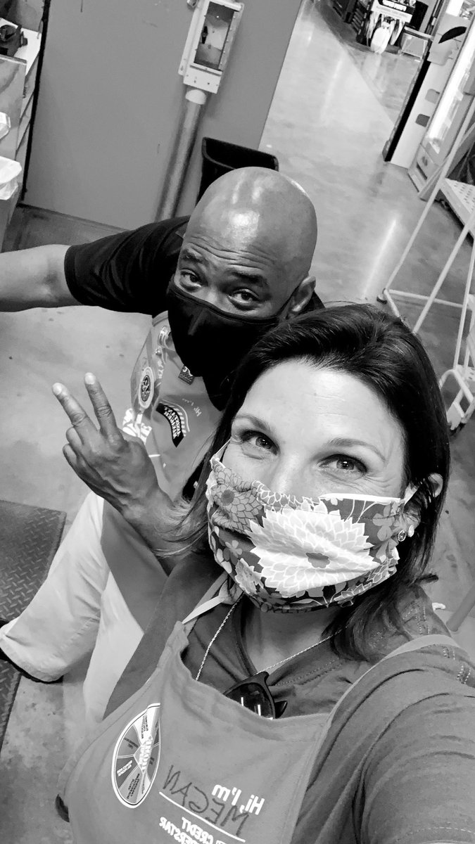 misshd03's tweet photo. It’s the hello’s and the smiles of our associates that make the Orange so great to wear. Always share purpose and accepting others purpose in return! #Human #Lead! #LearnFromALL #BestTeamEver! @DaveHulganVOLS @MelissaKTHD @MichelleTramme8 @l_tinsley @Tbelk5 @JustinBurton88 https://t.co/yXNtPXTKDm