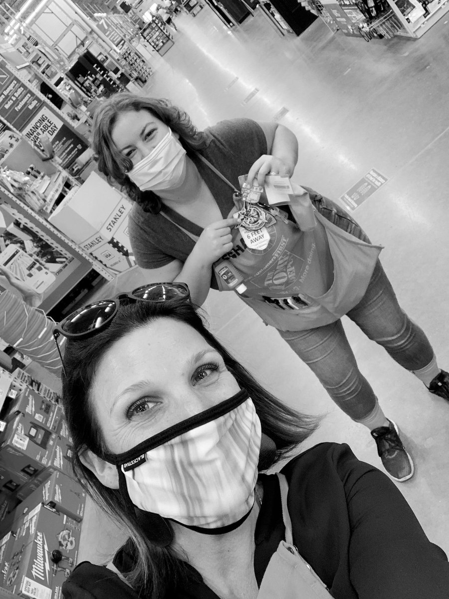misshd03's tweet photo. It’s the hello’s and the smiles of our associates that make the Orange so great to wear. Always share purpose and accepting others purpose in return! #Human #Lead! #LearnFromALL #BestTeamEver! @DaveHulganVOLS @MelissaKTHD @MichelleTramme8 @l_tinsley @Tbelk5 @JustinBurton88 https://t.co/yXNtPXTKDm