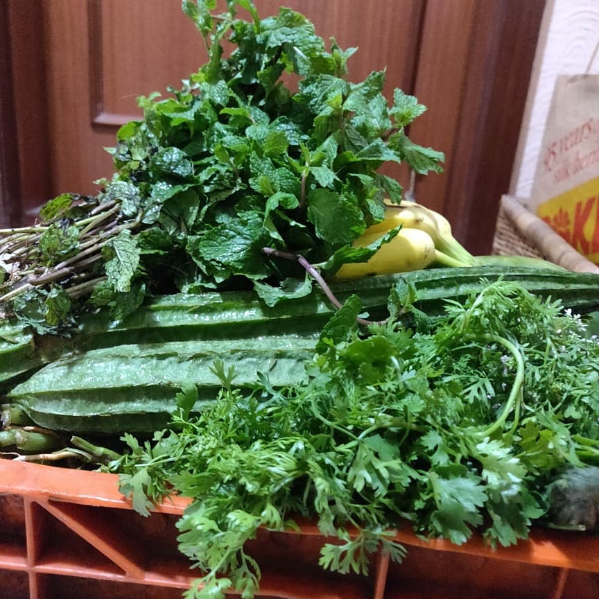 Vrutti_Catalyst's tweet photo. #COVIDActionCollab
#Vrutti's #FPO during the #lockdown from #Bagepalli started #FarmtoFolk model with the support of #Fuzhio. The team from #Vrutti & #Fuzhio putting the efforts tirelessly and making this initiative successful.
#B2C #farmers #COVID19 #socent
#marketing https://t.co/pevzPTRqpD