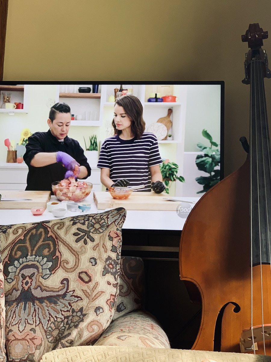 Transliterature's tweet image. Watching “Cooking with Pride” on the @FoodNetwork #KitchenApp. There needs to be more seasons of this delightfully queer show! 🌈