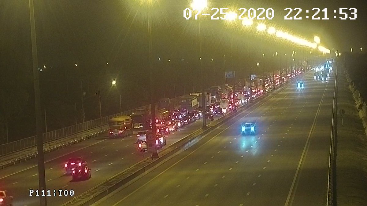 22:35 #ถนนพหลโยธิน ขาออกมุ่งหน้าสระบุรี การจราจรติดขัด ทำให้รถออกจากมอเตอร์เวย์ ทล.9 มีท้ายแถว 5 กม. #รถติด