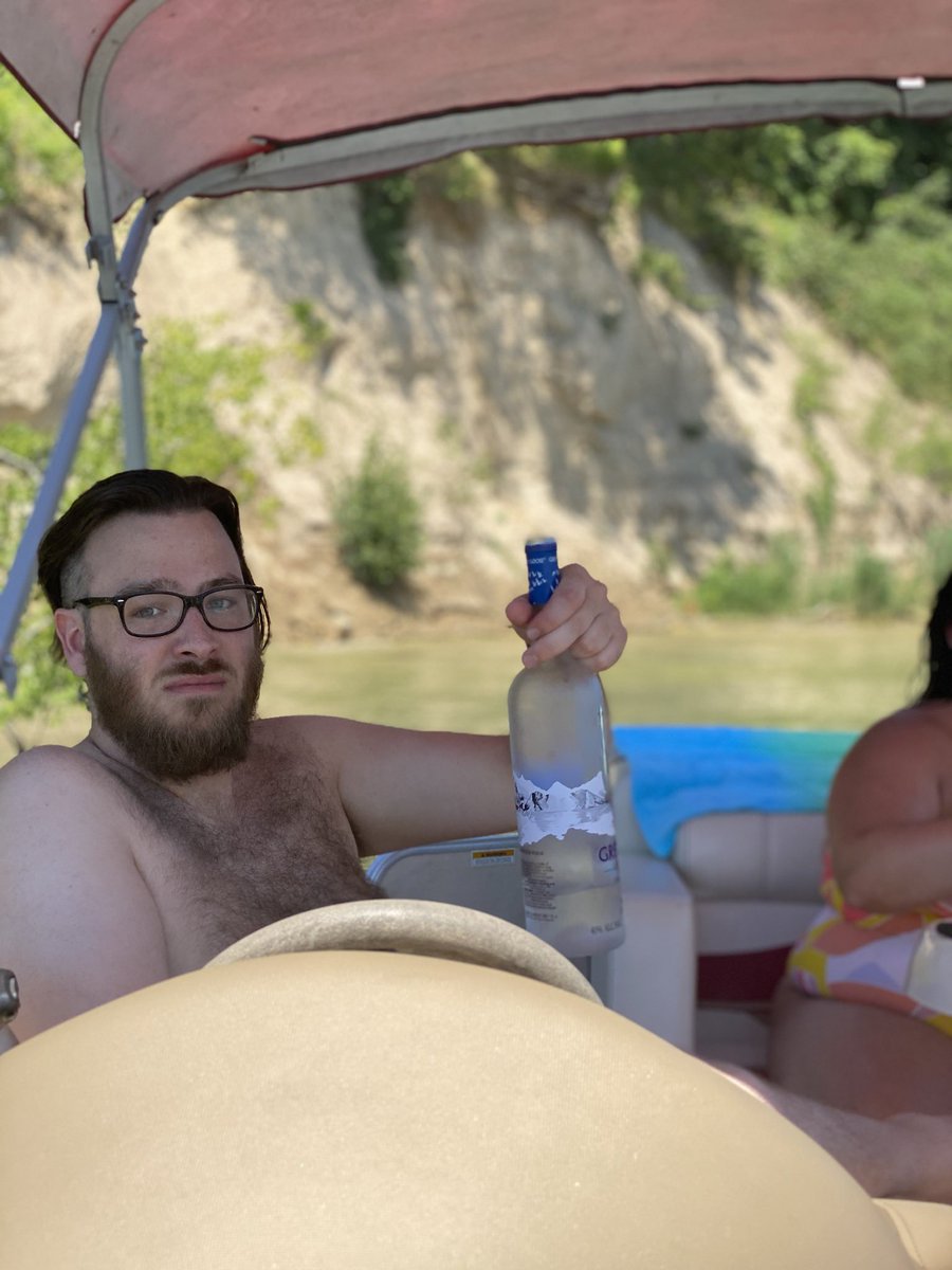 PresidentBlue's tweet photo. Vibes “sponsored” by @GreyGoose https://t.co/sWKAgKYSUz