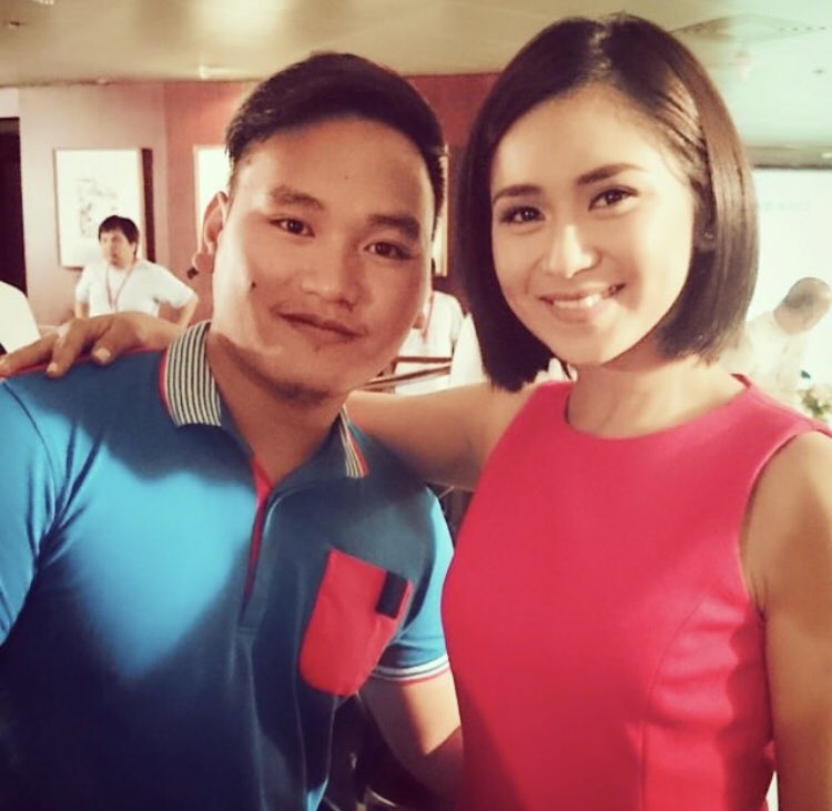 jaysonsarmiento's tweet photo. Happy birthday to my ultimate idol, Sarah Geronimo! Wishing you more fruitful years to come, enjoy married life and just enjoy your life. You deserve to be happy. Masaya na rin kami 4 u. Looking forward to see you perform again on the concert stage! I love you! #HappySARAHGDay https://t.co/h7jKA2H0rm