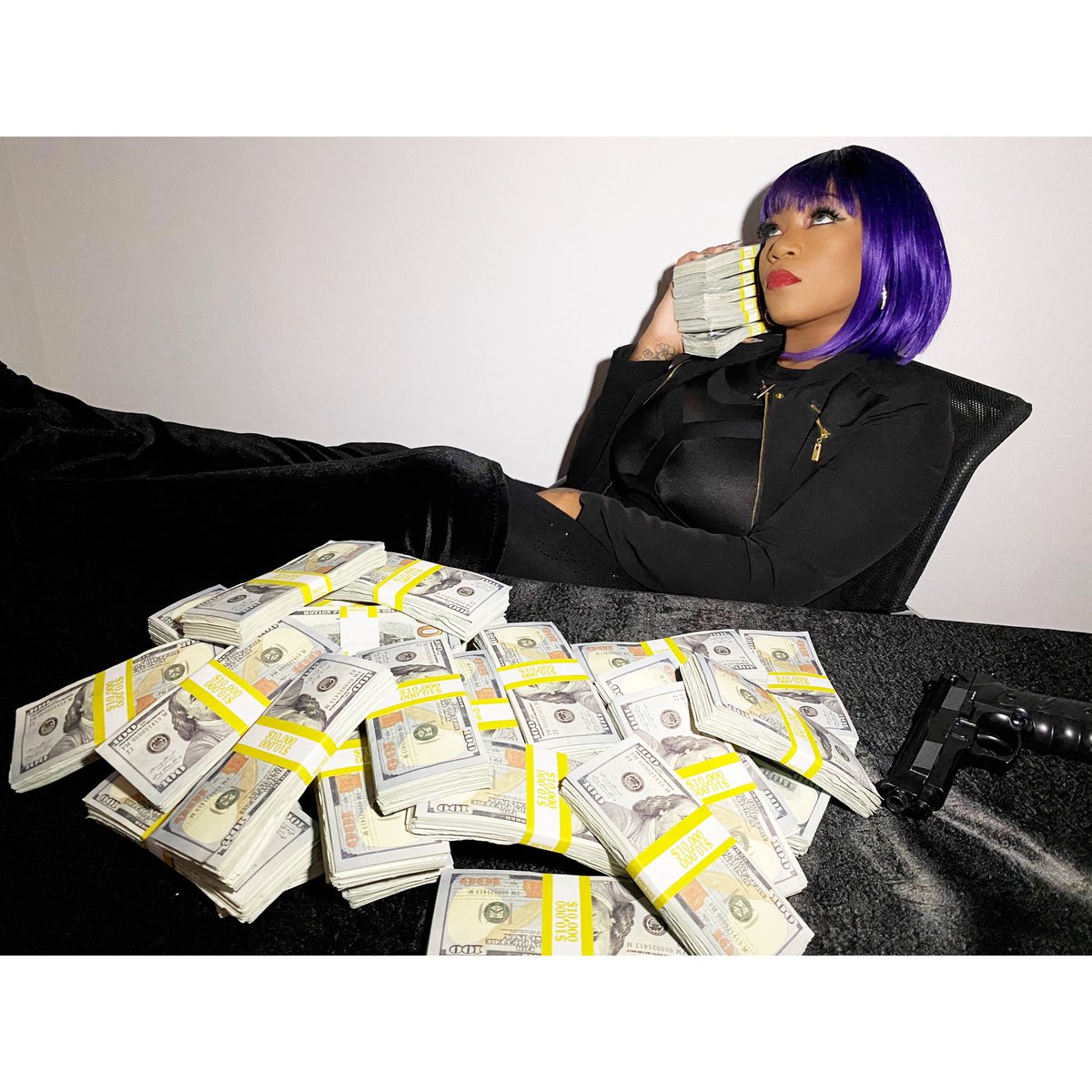 enviroyal's tweet photo. 💵😈R O Y A L  M A F I A😈💵
#MyFavPartOfTheShoot #OnARegular
#EnviRoyal #RoyalMafia #RME https://t.co/72htEOA2J0
