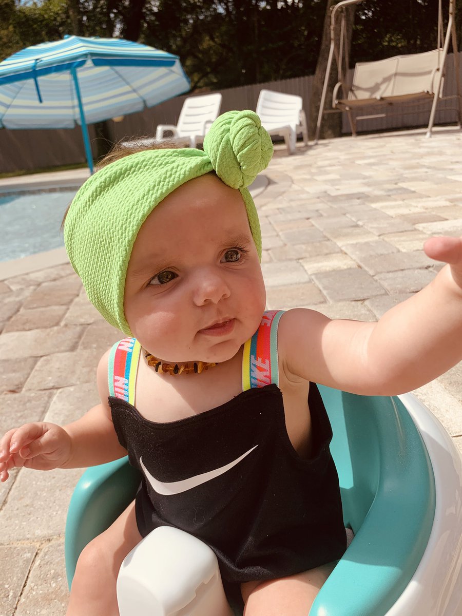 shelbyjohnsin's tweet photo. Little miss MOODY. #bowmail https://t.co/sE6aAXgLlV
