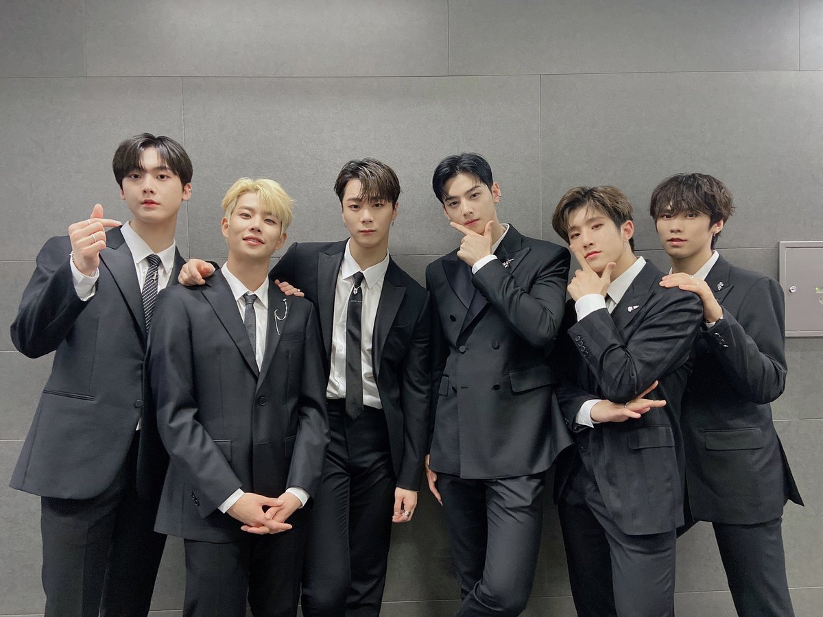 ASTRO_Staff's tweet photo. [#아스트로]
🌟200725 제26회 #드림콘서트 CONNECT:D 🌟

#아로하 에게 꿈, 희망을 주기위해
드림콘서트에 나타난 여섯별둥이들💫
오늘도 저세상 비주얼과 퍼포로 무뿌 완료💥
아스트로 드림나잇하세요😴🌠💜

#ASTRO #AROHA https://t.co/4Pp5eExo2O