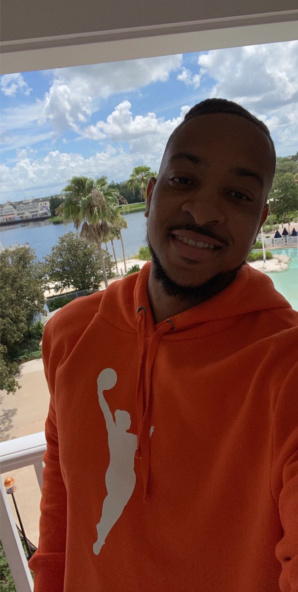 CJMcCollum's tweet image. First day of the @WNBA season ! We lit ! #orangehoodie #InItForGood