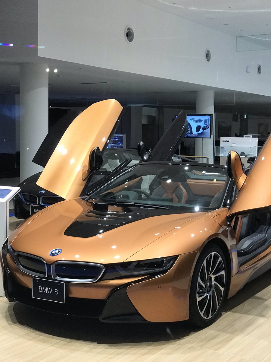 ট ইট র 高野しろねこ 自粛中だけど少しだけドライブしたくて お台場のbmwにi8 ミッションインポッシブル のゴーストプロトコルでイーサンが乗ってた車 の最新型をガラス越しに見に来ています 初めて見る色だった お金あったらi8が欲しいな