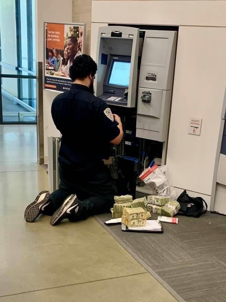 karm_era's tweet photo. Congratulations 
Unexpected money is about to hit your Account...Claim It🙏🏾🙌💛🏾         

RETWEET FOR GOODLUCK🤞🏼‼️ https://t.co/Qdys1fuqmR