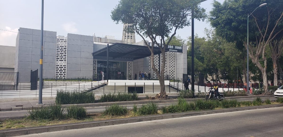 derecho_no's tweet photo. Jefa de Gobierno @Claudiashein . Reconocemos su palabra y que hoy puedan contar los artesanos con un espacio. Gracias a ese sentimiento que trae este gobierno a su raíces . Este ejemplo es una muestra creíble . @M_OlgaSCordero @lopezobrador_ @m_ebrard @DuniaLudlow . Reflexión. https://t.co/SPgVukztqH