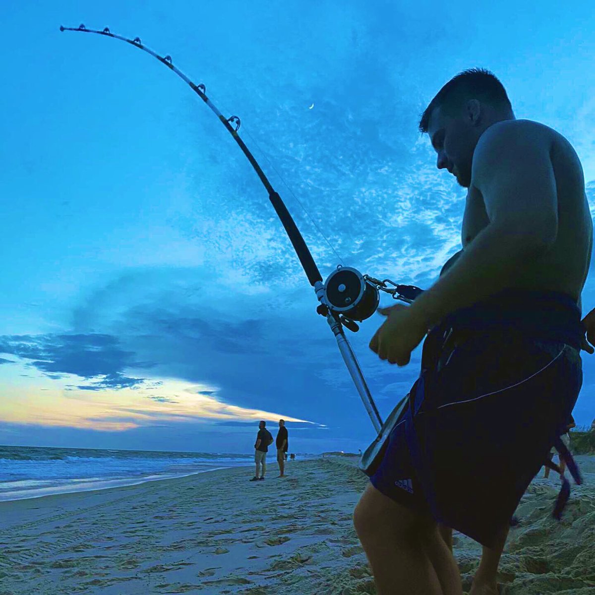 bell1325's tweet photo. Doing what we love to do 🦈🤙🏻 #bullshark #blacktip #catchandrelease https://t.co/w6JpLecB0h