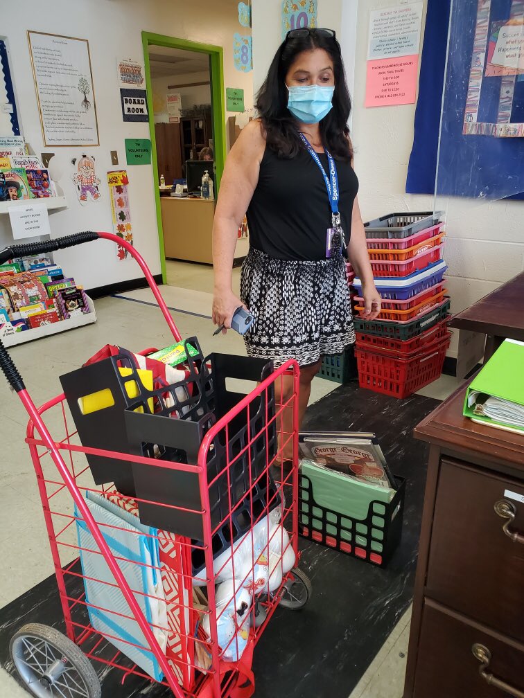 BtownTWarehouse's tweet image. Rather than bags or boxes, Natalie Cochren brought her own shopping cart and loaded it with  supplies for her McCormick Creek Elem. students.