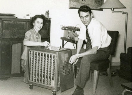 kvantumleap's tweet photo. Betty Shannon,Unsung Mathematical Genius
#computerrevolution  #mathematics #informationage #partnership
https://t.co/IG6a46ob7y https://t.co/sKSwYyvFnT