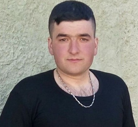 Batman'da 18 yaşındaki İ.E'ye 20 gün boyunca tecavüz ve işkence eden Musa Orhan! İ.E'nin iç organları parçalandı ve %80 felçli kalabilir. "Alkollüydüm" dedi ve serbest kaldı.
#MusaOrhanTutuklansın