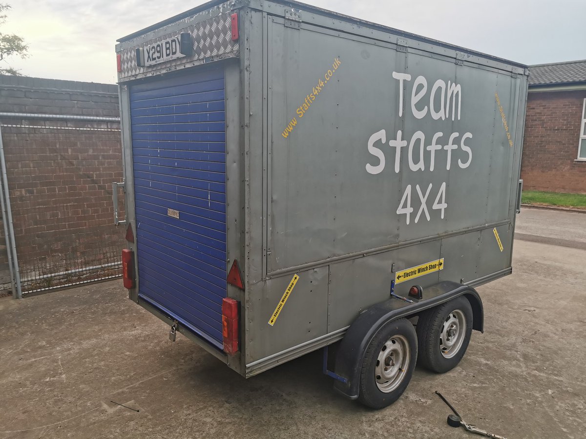 Staffs4x4's tweet photo. All ready for our first show of the season. #statfoldbarn #staffs4x4club #clubstand #midlandsnumber1 #simplythebest https://t.co/RK1qhrd513